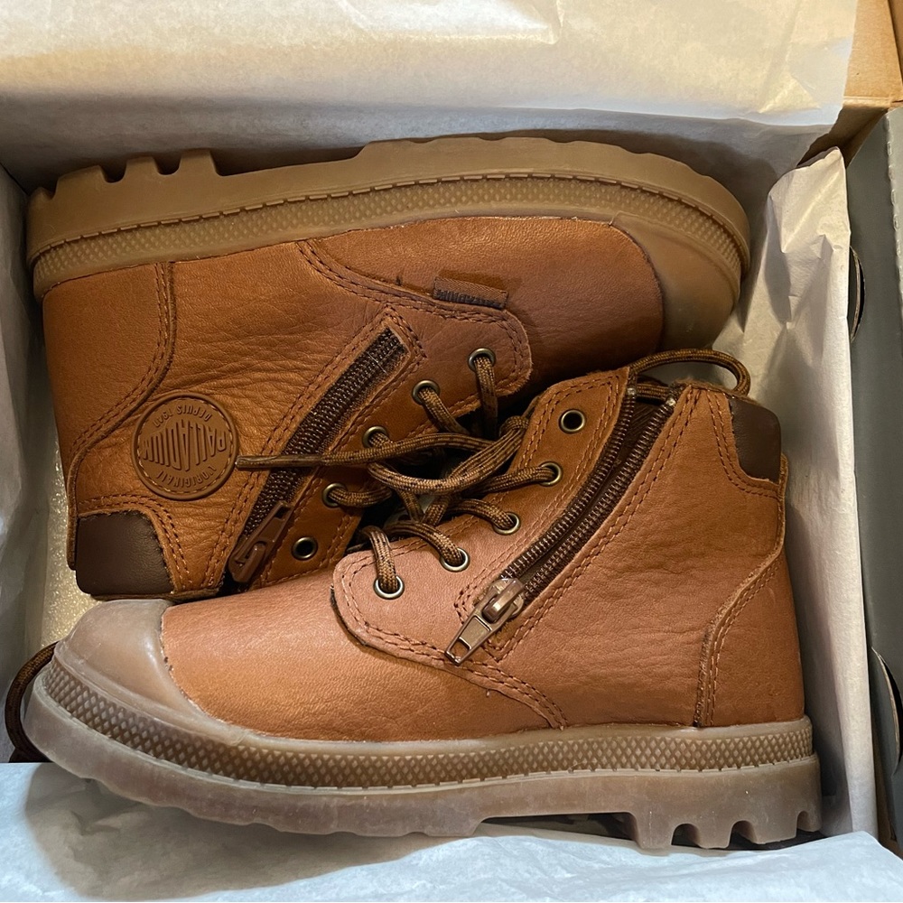 Palladium 9.5 toddler leather zip up boots